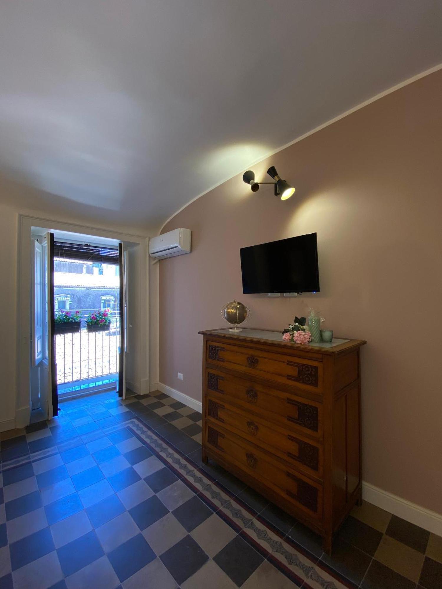 Dimora Dei Minoriti Bed & Breakfast Catania Ngoại thất bức ảnh