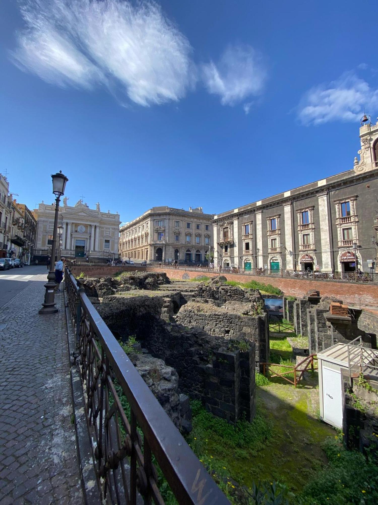 Dimora Dei Minoriti Bed & Breakfast Catania Ngoại thất bức ảnh