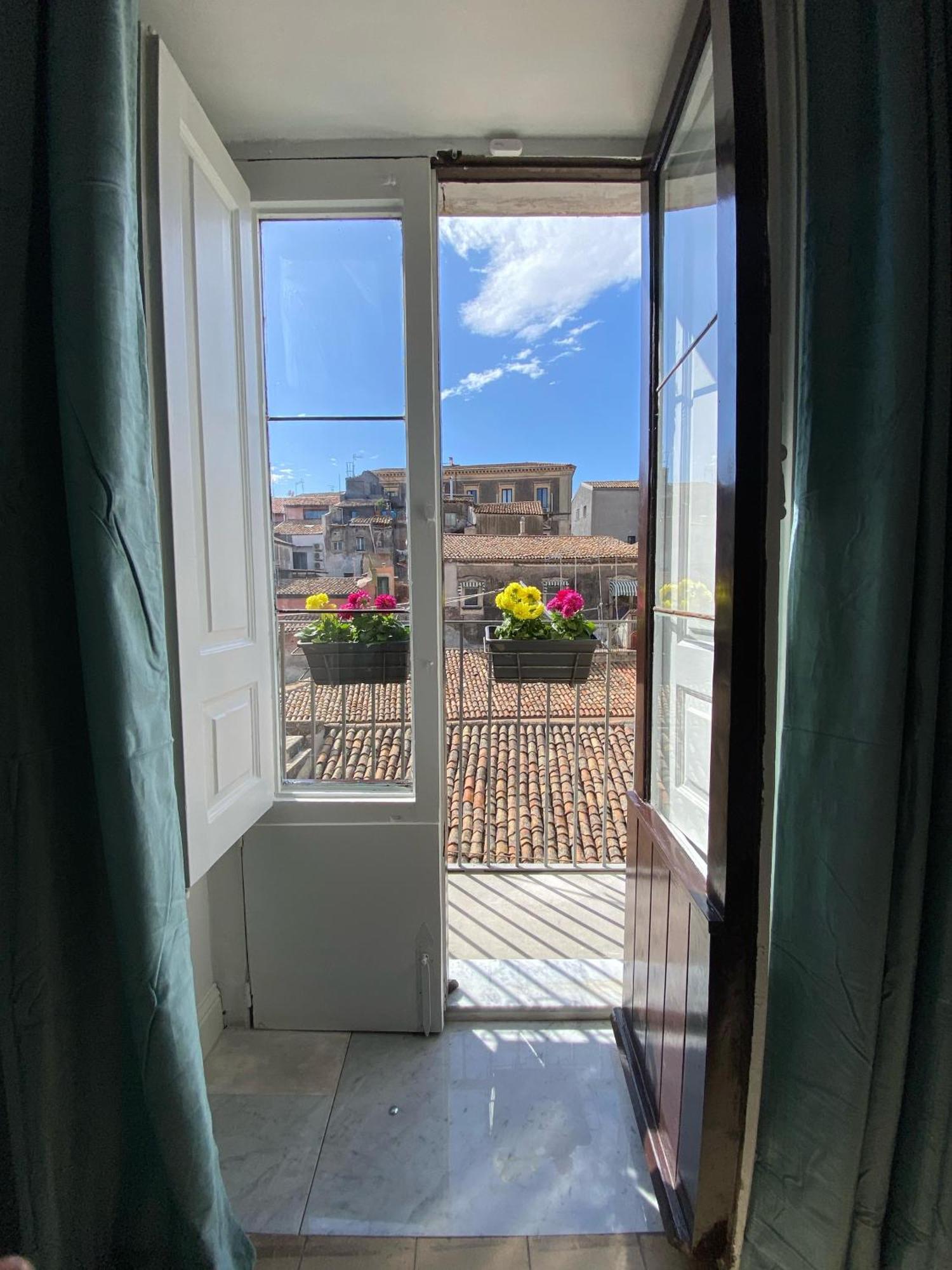Dimora Dei Minoriti Bed & Breakfast Catania Ngoại thất bức ảnh